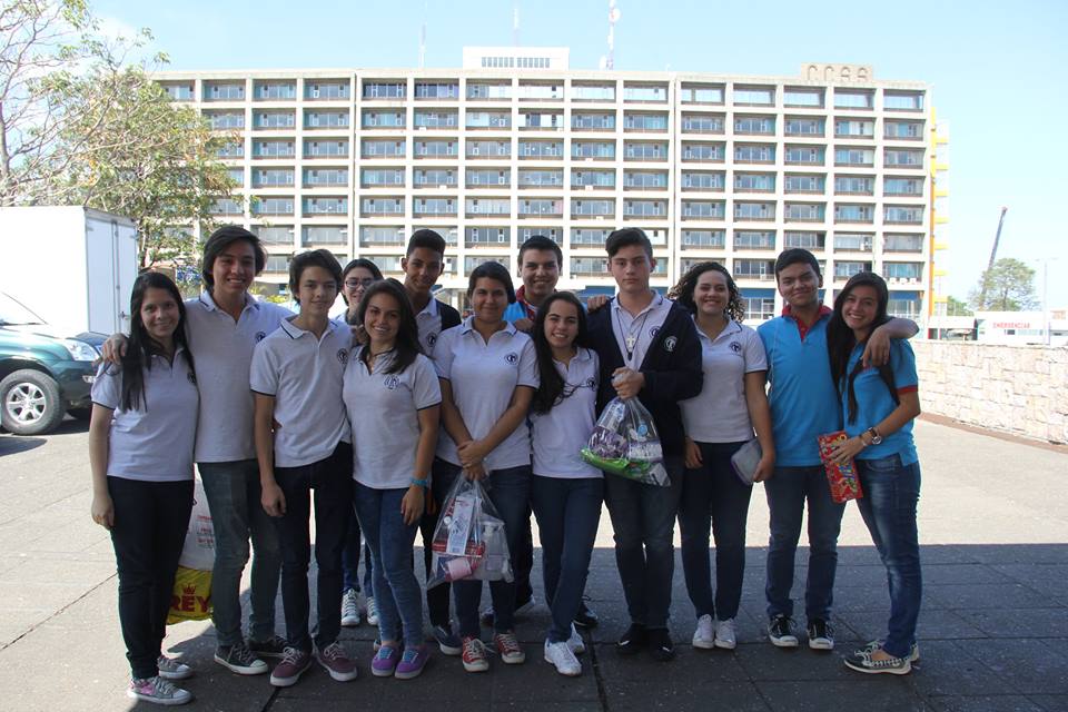 jóvenes visita hospital mexico-colegio